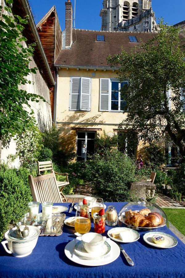 Le Jardin De La Cathedrale Acomodação com café da manhã Troyes Exterior foto